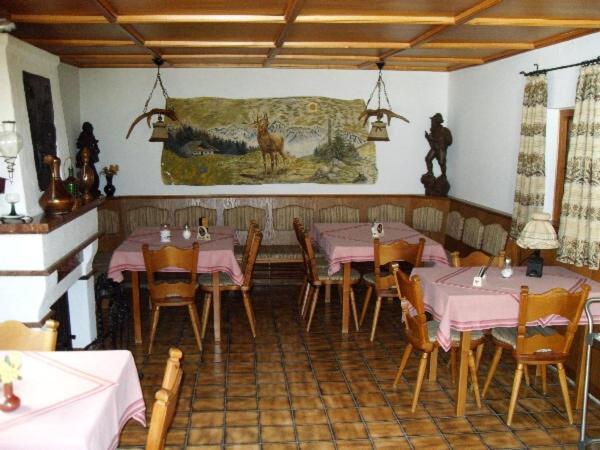 Gasthaus - Pension - Café Dörfl Kiefersfelden Extérieur photo